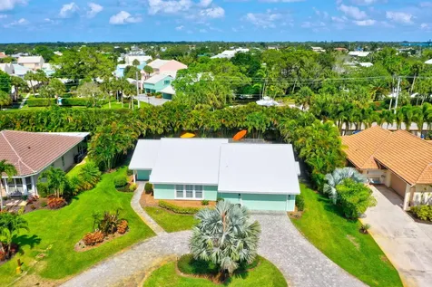 3824 Se Fairway Stuart FL 34997