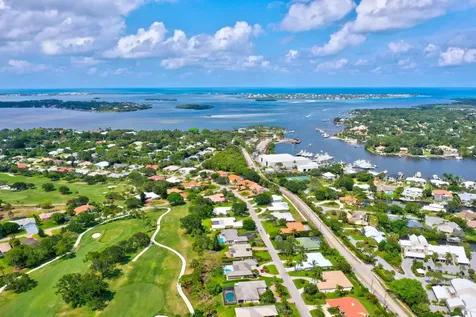 3824 Se Fairway Stuart FL 34997