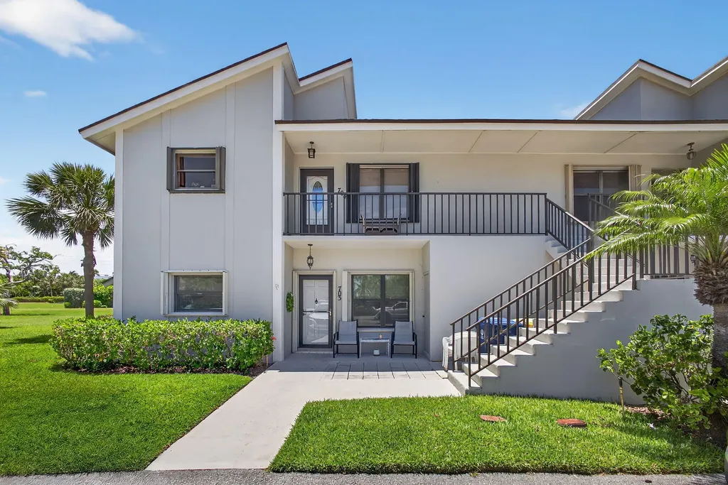 704 Clubhouse Circle Jupiter FL 33477