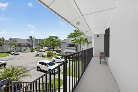 704 Clubhouse Circle Jupiter FL 33477