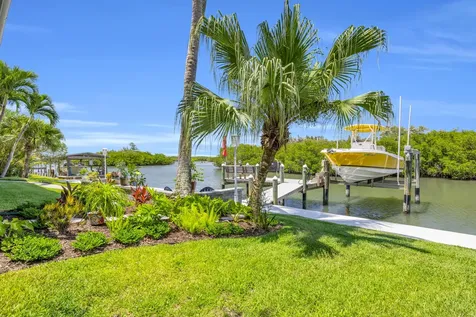 376 Live Oak Drive Vero Beach FL 32963