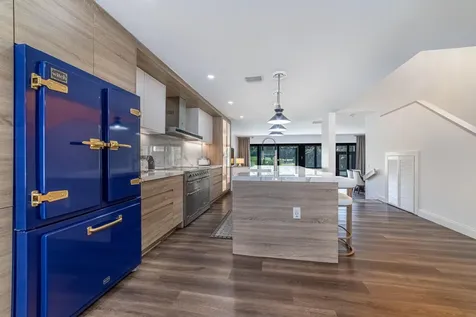 2451 Presidential Way West Palm Beach FL 33401