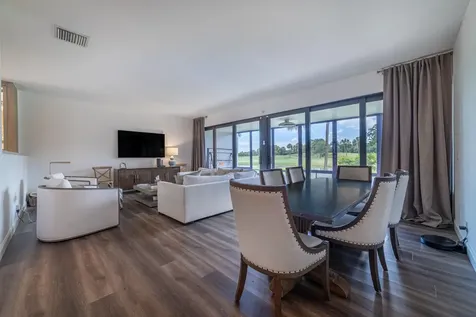 2451 Presidential Way West Palm Beach FL 33401