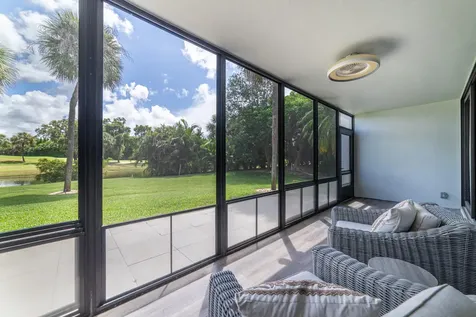 2451 Presidential Way West Palm Beach FL 33401