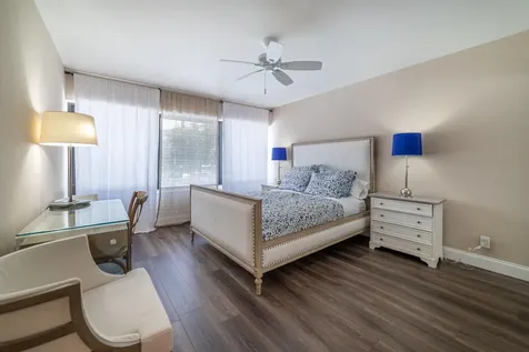 2451 Presidential Way West Palm Beach FL 33401