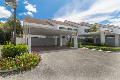 2451 Presidential Way West Palm Beach FL 33401