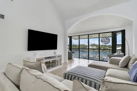 543 Bay Colony Drive Juno Beach FL 33408