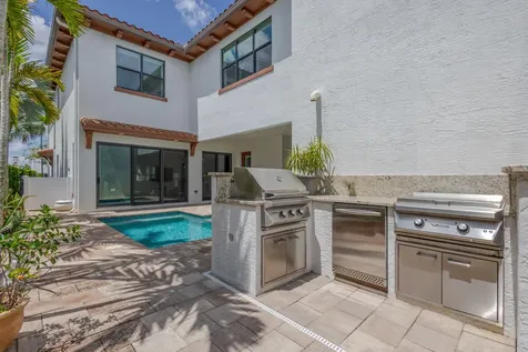 5041 Grandiflora Road Palm Beach Gardens FL 33418