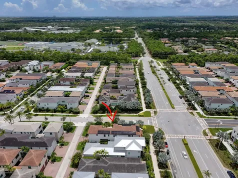 5041 Grandiflora Road Palm Beach Gardens FL 33418