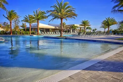 5041 Grandiflora Road Palm Beach Gardens FL 33418
