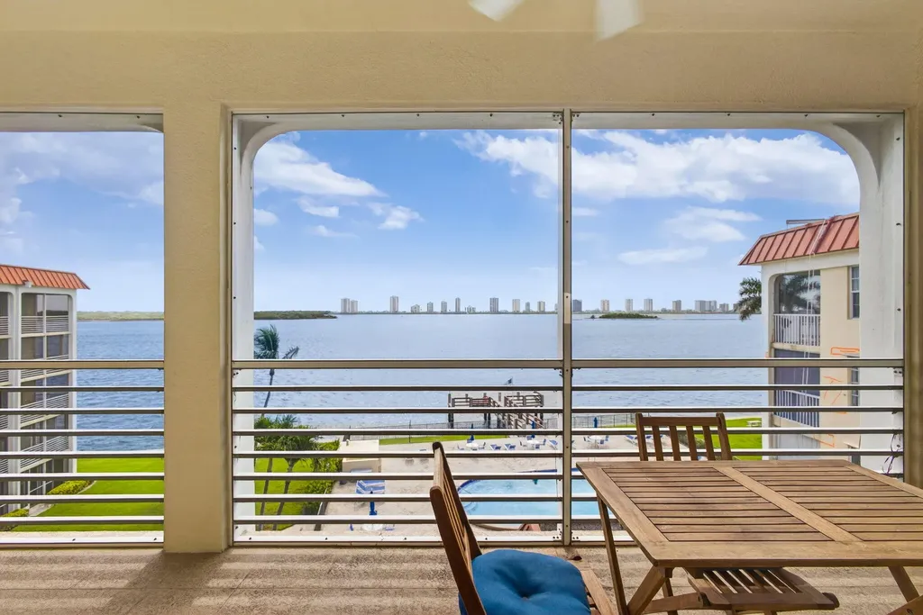105 Paradise Harbour Boulevard North Palm Beach FL 33408