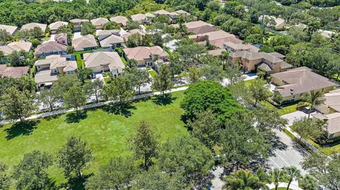 102 Via Santa Cruz Jupiter FL 33458