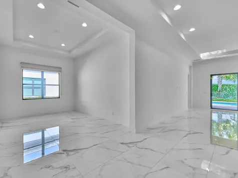 13501 Artisan Circle Palm Beach Gardens FL 33418