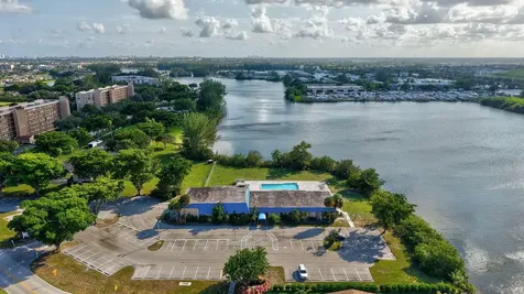4741 Nw 13th Avenue Deerfield Beach FL 33064