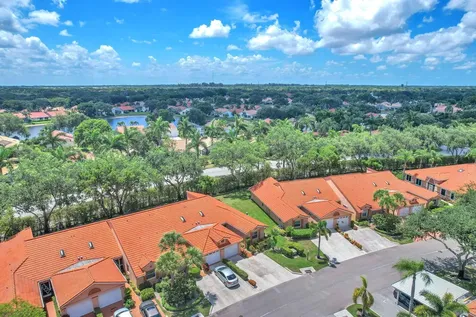 9976 Seacrest Circle Boynton Beach FL 33437