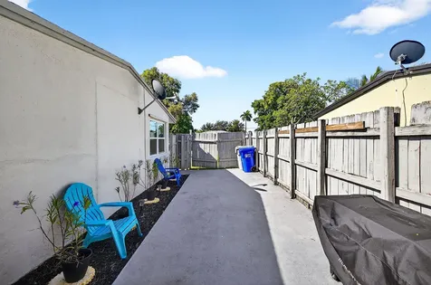 1473 Ne 25 Street Pompano Beach FL 33064