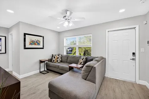 1473 Ne 25 Street Pompano Beach FL 33064