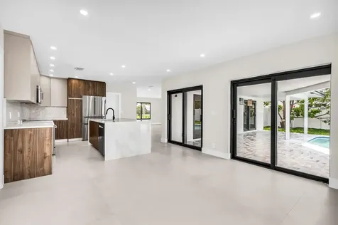 1182 Sw 7th Street Boca Raton FL 33486