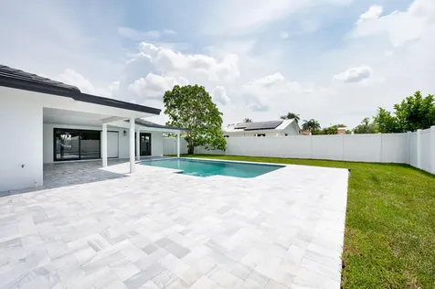 1182 Sw 7th Street Boca Raton FL 33486