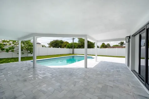 1182 Sw 7th Street Boca Raton FL 33486