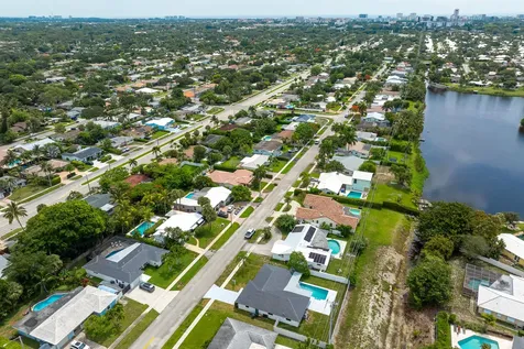 1182 Sw 7th Street Boca Raton FL 33486