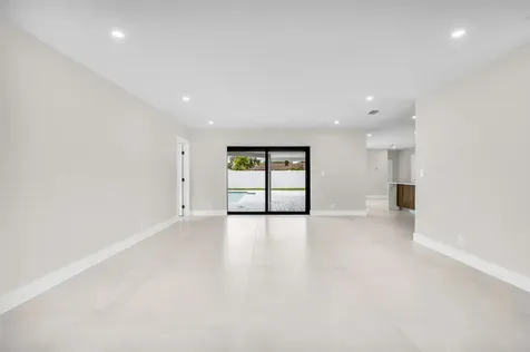 1182 Sw 7th Street Boca Raton FL 33486