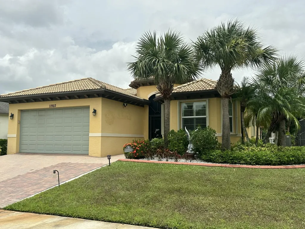 11922 Sw Crestwood Circle Port Saint Lucie FL 34987
