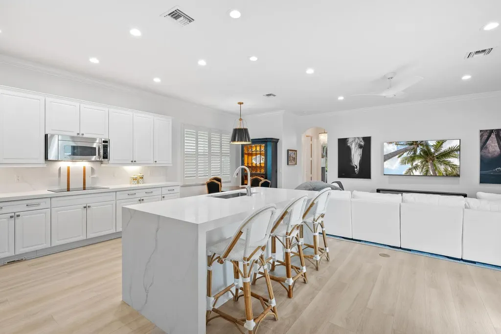 12025 Aviles Circle Palm Beach Gardens FL 33418