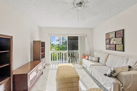 424 N Riverside Drive Pompano Beach FL 33062