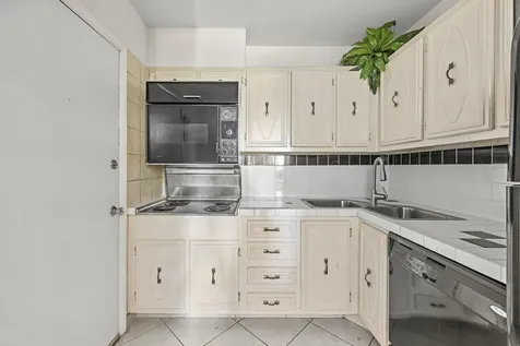 424 N Riverside Drive Pompano Beach FL 33062