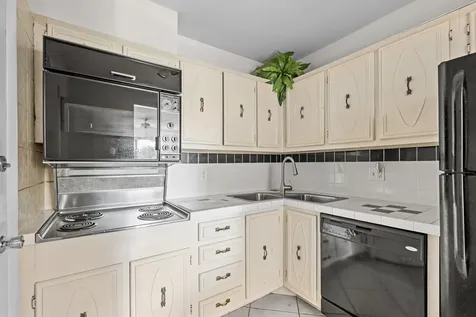 424 N Riverside Drive Pompano Beach FL 33062