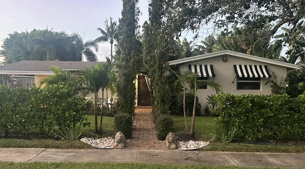 2565 Meadow Road West Palm Beach FL 33406
