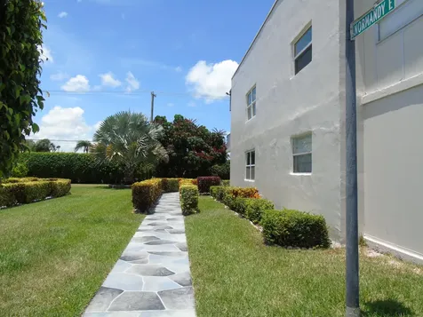 219 Normandy E Delray Beach FL 33484