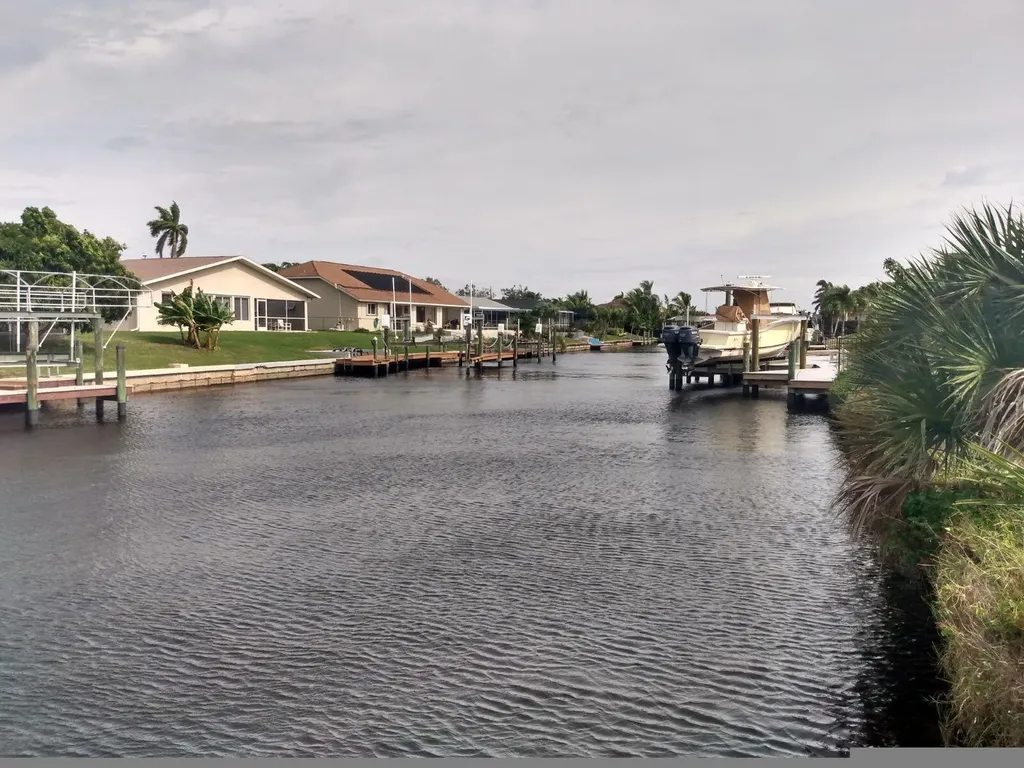 1727 SE 16th Street Cape Coral FL 33990