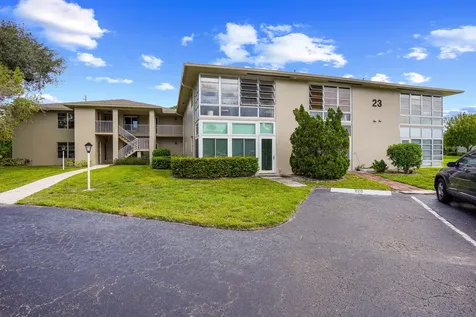 23 Lake Vista Trail Port Saint Lucie FL 34952