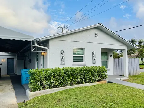 222 SE 3rd Street Boynton Beach FL 33435