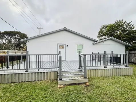 222 SE 3rd Street Boynton Beach FL 33435