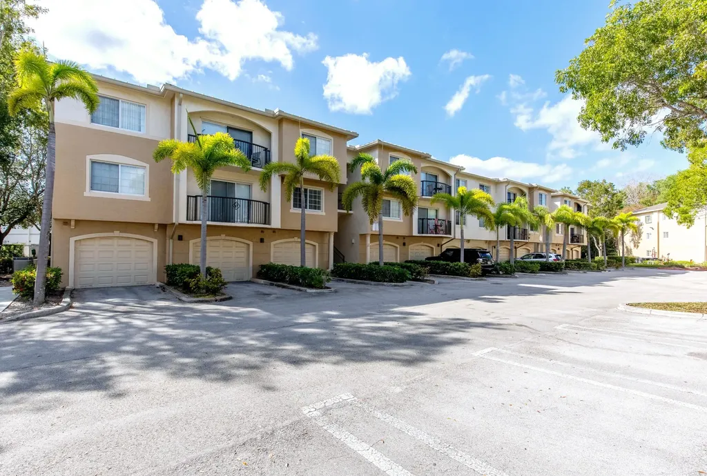 1100 Crestwood Court Royal Palm Beach FL 33411