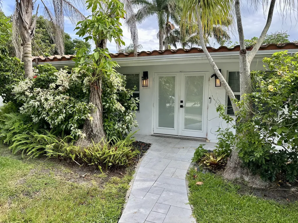 212 Kings Lynn Delray Beach FL 33444
