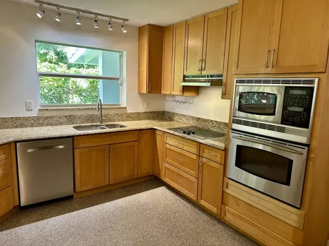 212 Kings Lynn Delray Beach FL 33444