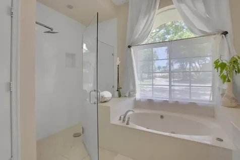 2543 Nw 53rd Street Boca Raton FL 33496