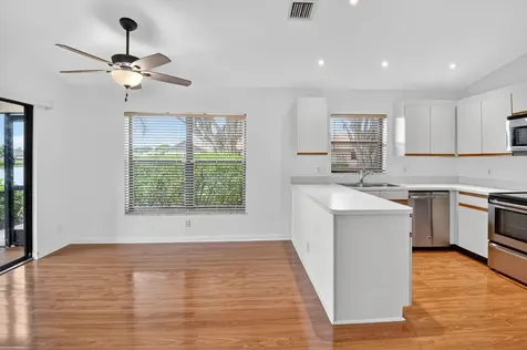 73 Via De Casas Norte Boynton Beach FL 33426
