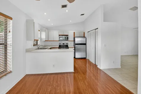 73 Via De Casas Norte Boynton Beach FL 33426