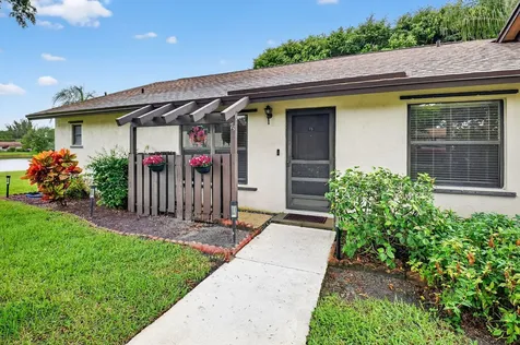 73 Via De Casas Norte Boynton Beach FL 33426