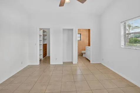 73 Via De Casas Norte Boynton Beach FL 33426