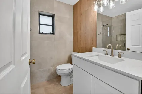73 Via De Casas Norte Boynton Beach FL 33426