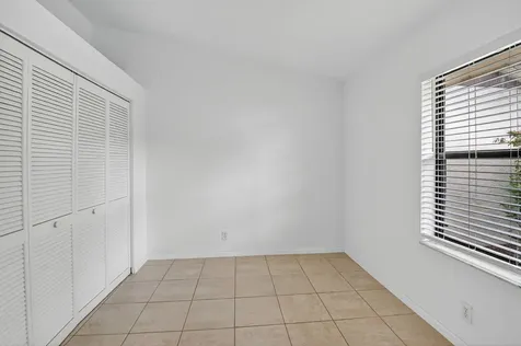 73 Via De Casas Norte Boynton Beach FL 33426
