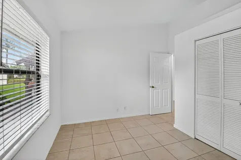 73 Via De Casas Norte Boynton Beach FL 33426
