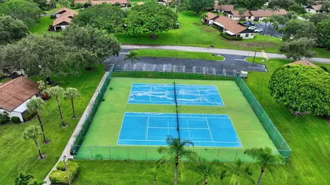 73 Via De Casas Norte Boynton Beach FL 33426