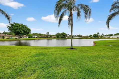 73 Via De Casas Norte Boynton Beach FL 33426